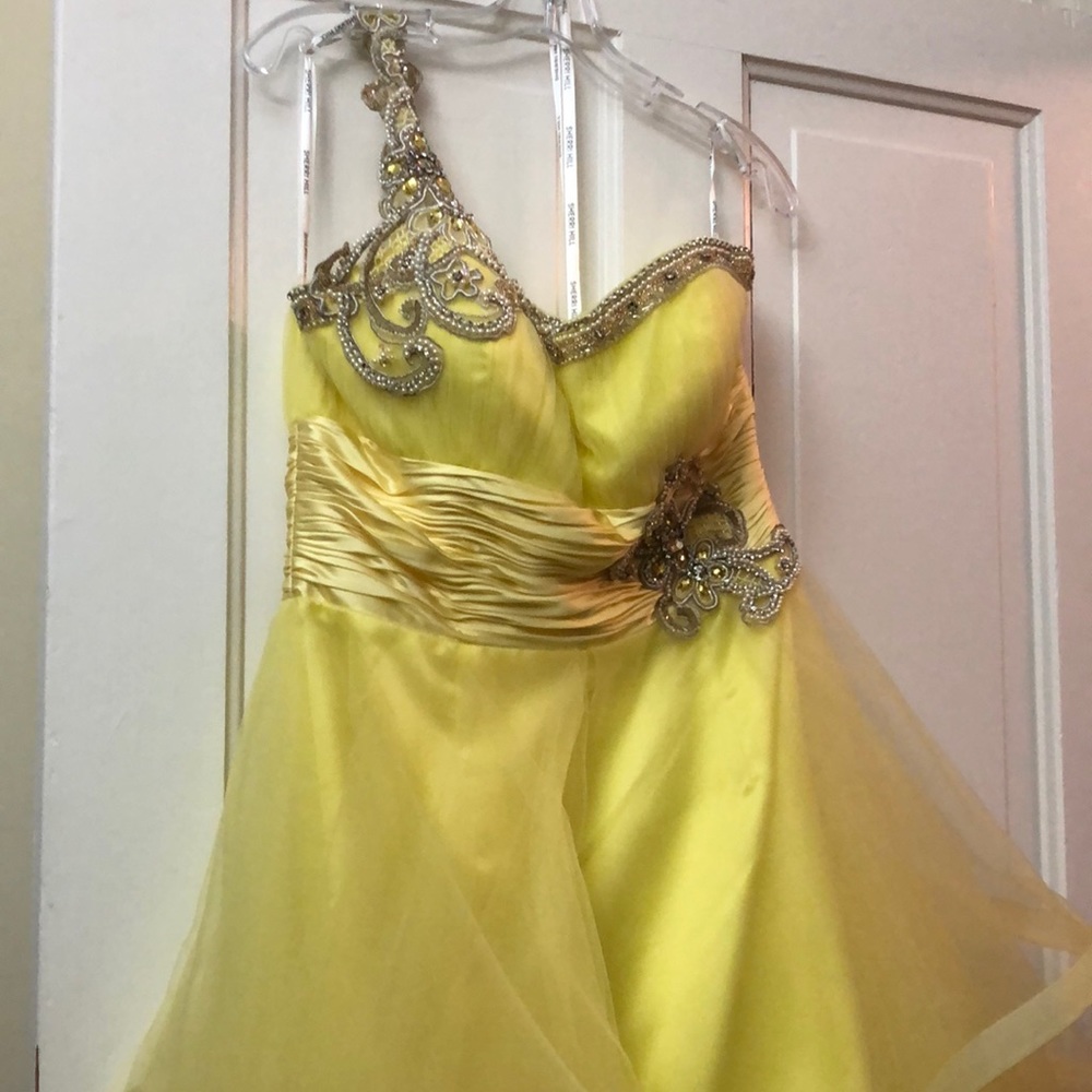 Sherri Hill Hi-lo prom dress size 16 yellow
